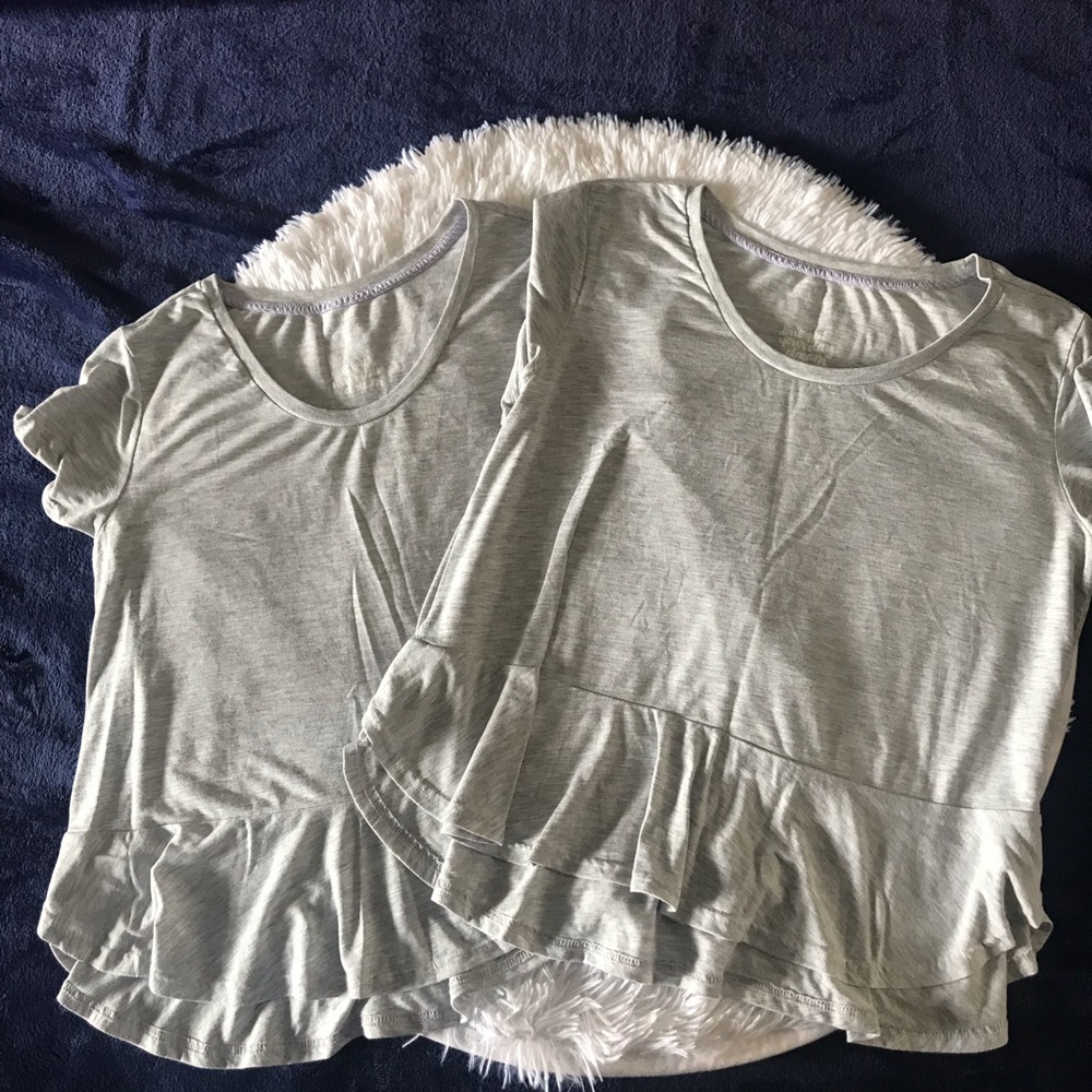 3/$20 Bundle of 2 Gilligan & O’Malley Grey Tshirts